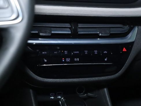 Used 2025 Buick Envista Avenir image 27