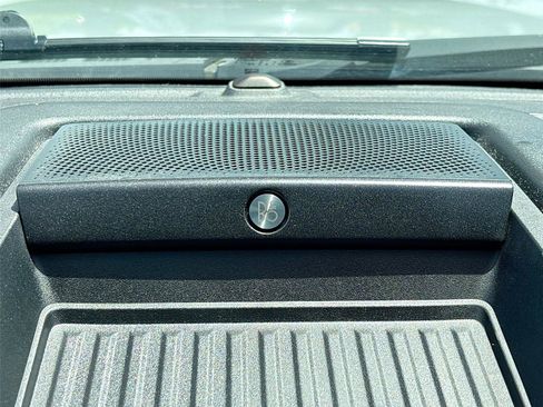 Used 2018 Ford F150 Lariat w/ Equipment Group 502A Luxury AWD/4WD image 19