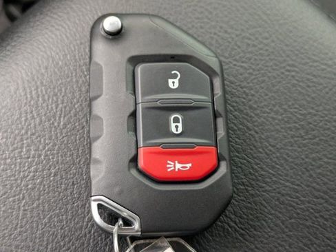 New 2025 Jeep Gladiator Rubicon image 25