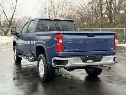 Used 2024 Chevrolet Silverado 2500 LT w/ Convenience Package image 5