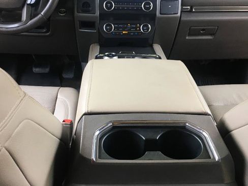 Used 2020 Ford Expedition Max XLT w/ Equipment Group 202A RWD image 27