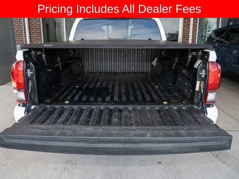 Used 2023 Toyota Tacoma SR5 w/ Technology Package AWD/4WD image 5