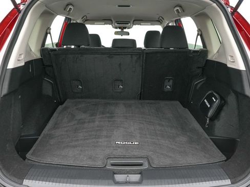 Used 2023 Nissan Rogue SV image 18