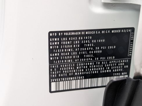 Used 2024 Volkswagen Taos SE w/ Panoramic Sunroof Package image 38