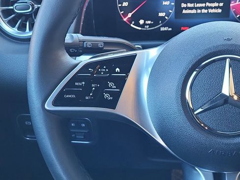Certified 2025 Mercedes-Benz GLB 250 4MATIC image 26