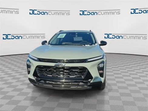 Used 2024 Chevrolet Trax ACTIV w/ Sunroof Package image 4