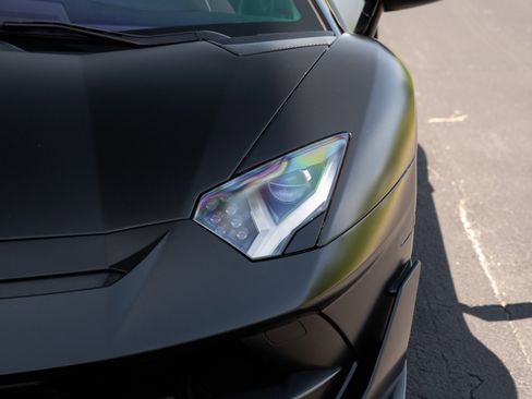 Used 2020 Lamborghini Aventador SVJ AWD/4WD image 34