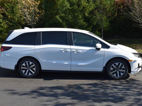 New 2026 Honda Odyssey EX-L image 9