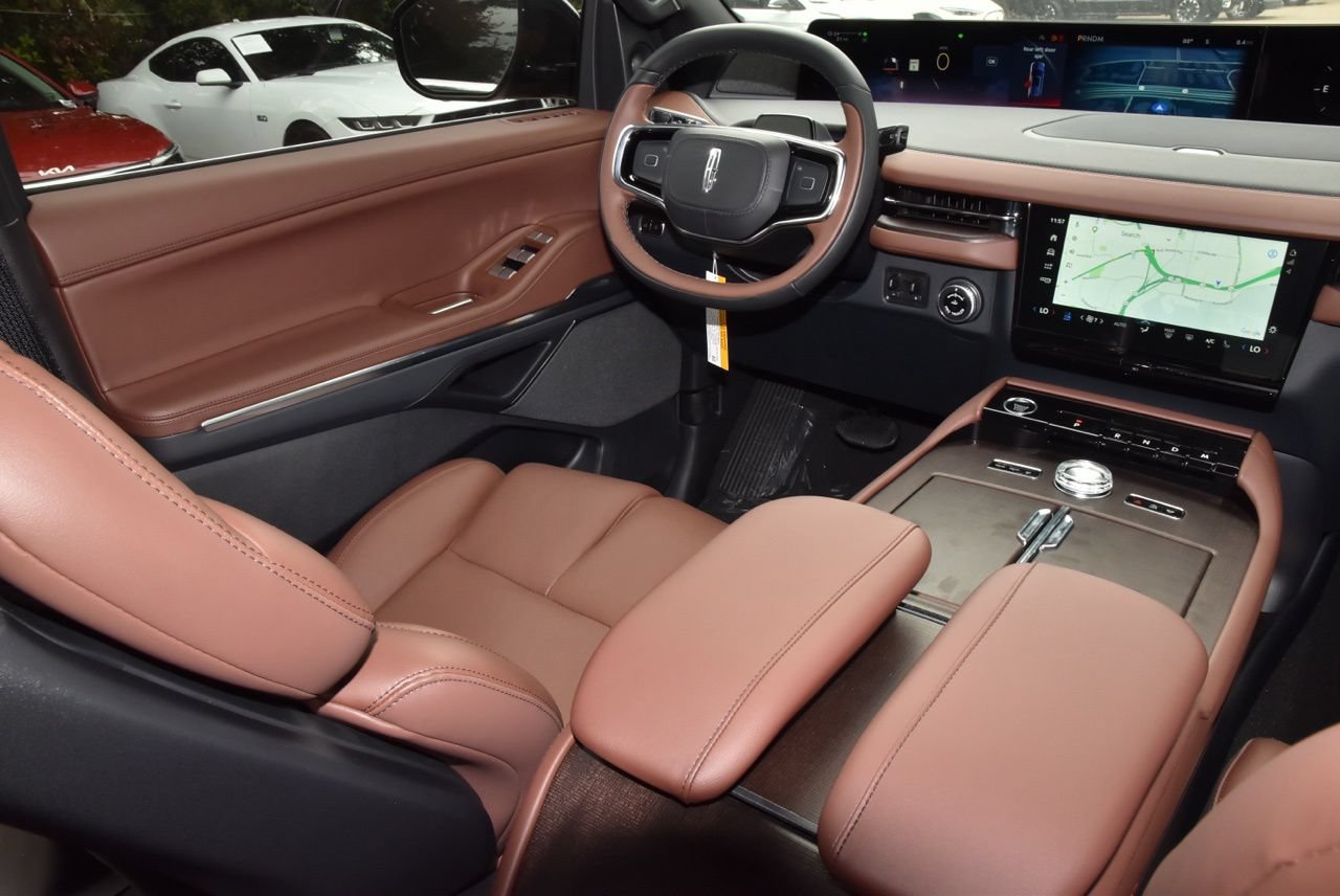 New 2027 Lincoln Navigator Reserve AWD/4WD image 16