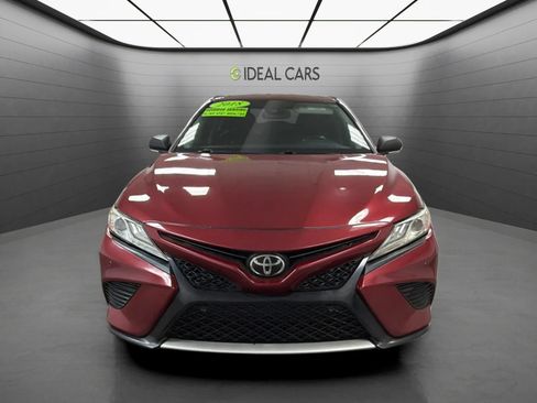 Used 2018 Toyota Camry XSE FWD image 2