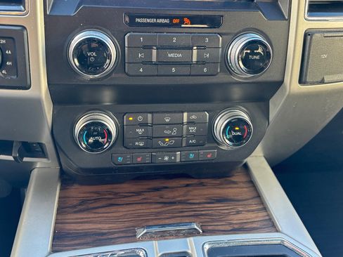 Certified 2019 Ford F150 Lariat w/ Equipment Group 502A Luxury image 56