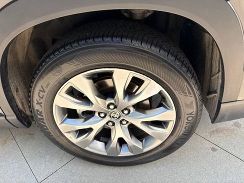 Used 2025 Toyota Grand Highlander AWD Hybrid image 11