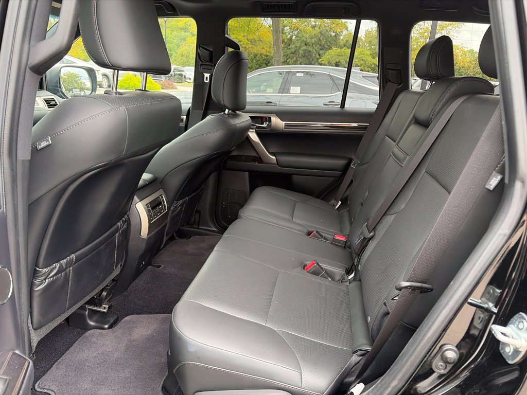 Used 2021 Lexus GX 460 Luxury w/ Accessory Package AWD/4WD image 7