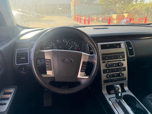 Used 2011 Ford Flex SEL w/ Rapid Spec Order Code FWD image 5