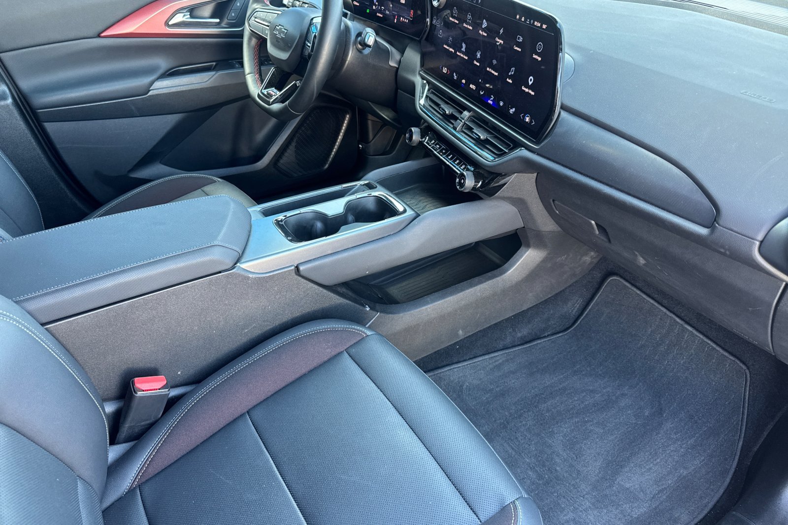 Used 2024 Chevrolet Equinox EV RS FWD image 20