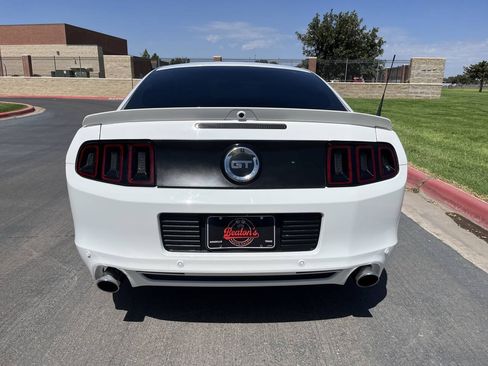 Used 2013 Ford Mustang GT Premium w/ Security Pkg RWD image 4