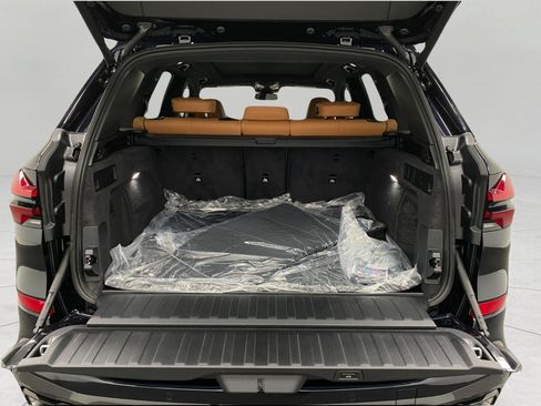 New 2026 BMW X5 xDrive40i w/ M Sport Package AWD/4WD image 7