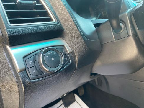 Used 2017 Ford Explorer XLT FWD image 20