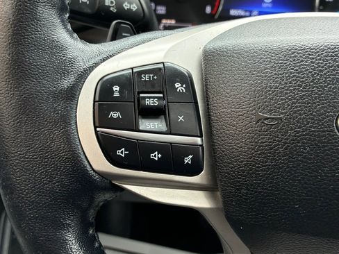 Used 2021 Ford Explorer XLT w/ Equipment Group 202A AWD/4WD image 25