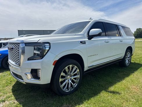 Used 2022 GMC Yukon XL Denali w/ Max Trailering Package AWD/4WD image 1