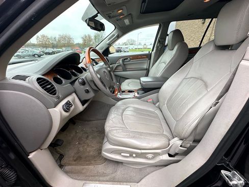 Used 2011 Buick Enclave CXL image 10