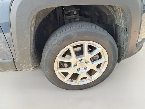 Used 2021 Jeep Renegade Latitude AWD/4WD image 10