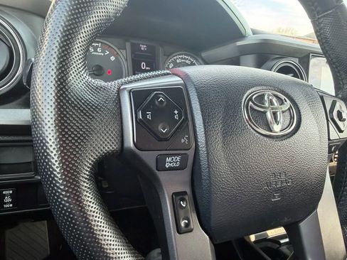 Used 2016 Toyota Tacoma TRD Sport w/ Towing Package image 13