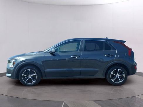 Used 2026 Kia Niro LX FWD image 2