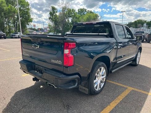 Used 2024 Chevrolet Silverado 1500 High Country w/ High Country Premium Package AWD/4WD image 8