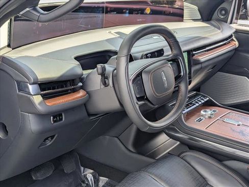 New 2025 Lincoln Navigator Black Label image 3