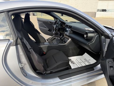 Certified 2025 Toyota GR86 w/ ALL Weather Mat Package (TMS) image 32