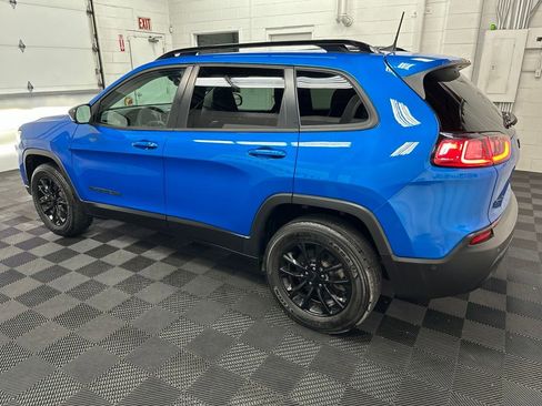 Used 2023 Jeep Cherokee Altitude Lux AWD/4WD image 7
