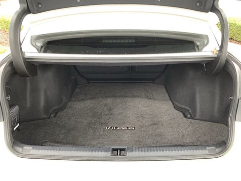 Used 2023 Lexus IS 300 w/ Comfort Package RWD image 34