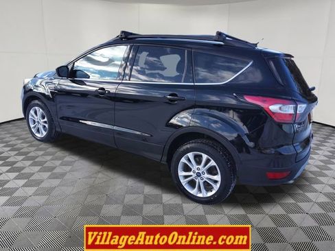 Used 2017 Ford Escape SE w/ Equipment Group 201A image 2