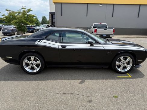 Used 2013 Dodge Challenger R/T RWD image 7