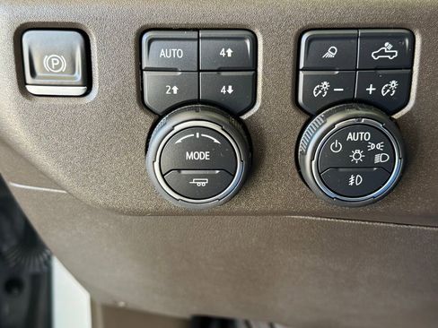 Used 2025 Chevrolet Silverado 1500 LTZ w/ LTZ Premium Package image 36