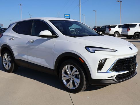 Used 2025 Buick Encore GX Preferred FWD image 4