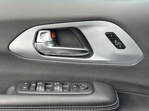 New 2026 Chrysler Pacifica Limited w/ Uconnect Theater Family Group image 13