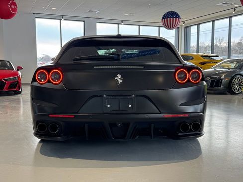 Used 2018 Ferrari GTC4Lusso T image 3