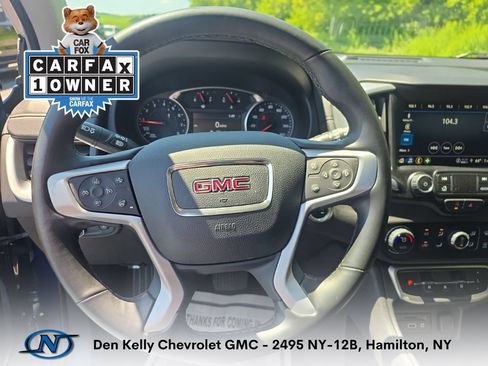 Used 2024 GMC Terrain SLT AWD/4WD image 3