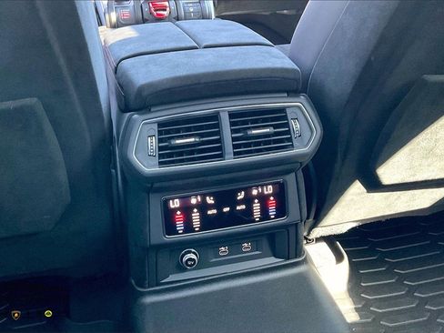 Used 2024 Lamborghini Urus Performante image 34