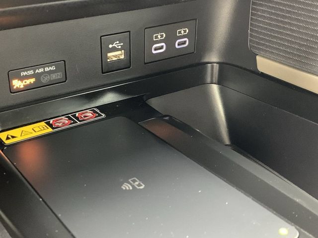 Used 2025 Toyota Camry SE w/ Multimedia Upgrade Package FWD image 29