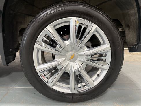 Used 2022 Chevrolet Silverado 1500 High Country w/ High Country Premium Package AWD/4WD image 10