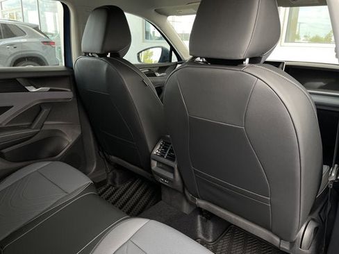 New 2026 Volkswagen Tiguan SE R-Line image 28