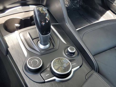Used 2018 Alfa Romeo Giulia RWD image 27