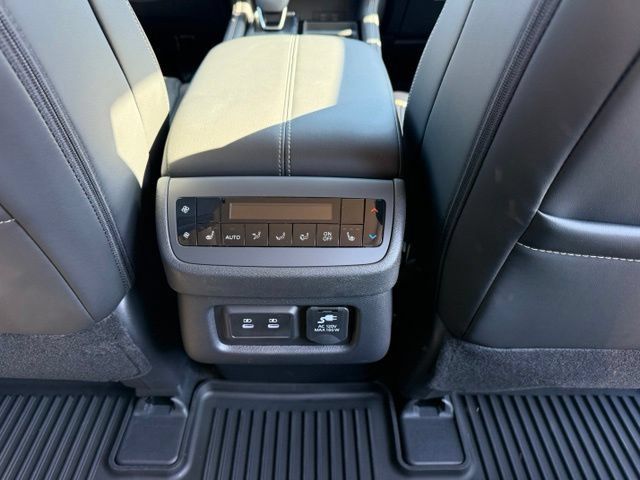 New 2026 Nissan Pathfinder Platinum AWD/4WD image 25