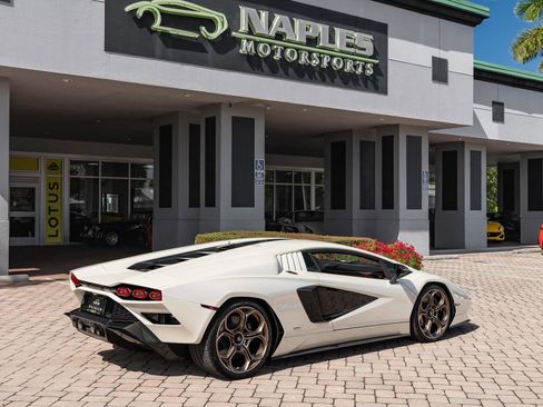 Used 2022 Lamborghini Aventador Countach image 34