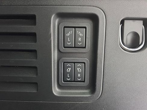 Certified 2025 Buick Enclave Sport Touring w/ Power Package image 59