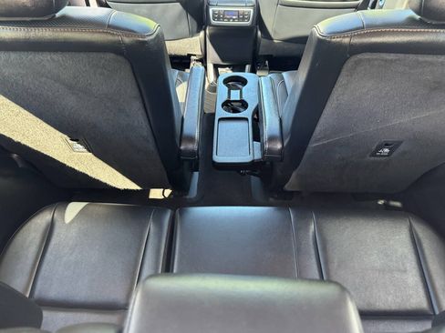 Used 2019 Toyota Highlander Limited Platinum AWD/4WD image 24