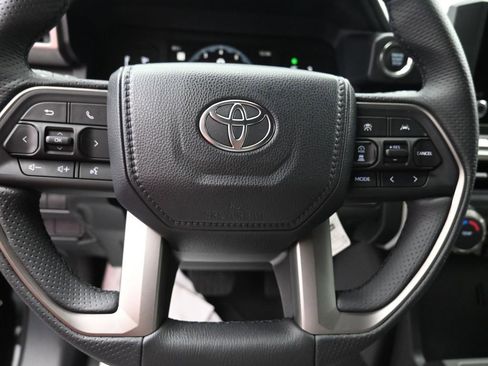 Used 2025 Toyota Tacoma TRD Sport RWD image 11